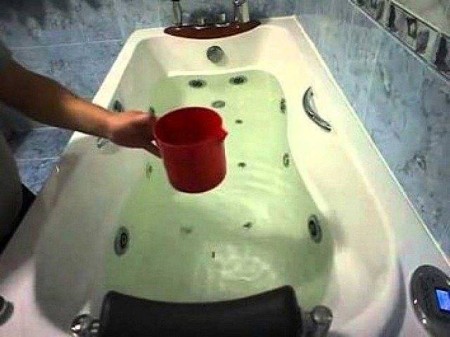 Уход за акриловой ванной