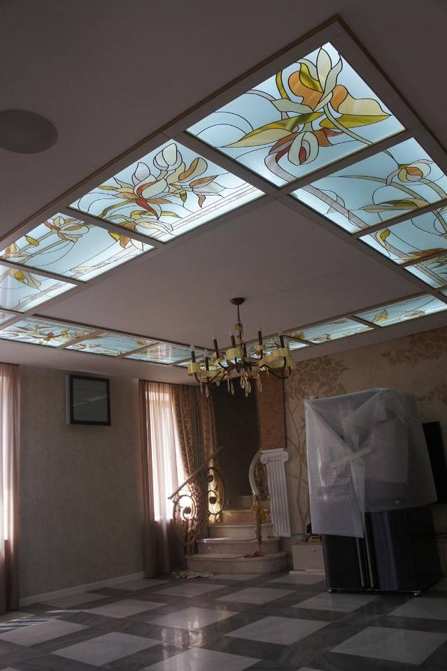 50 фото с примерами интерьеров с двухцветными натяжными потолки